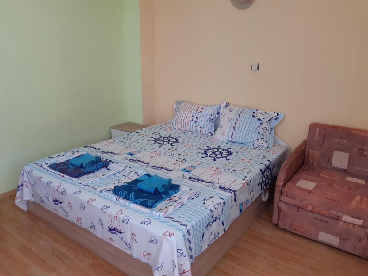 Kazlarov Guest House Китен Экстерьер фото