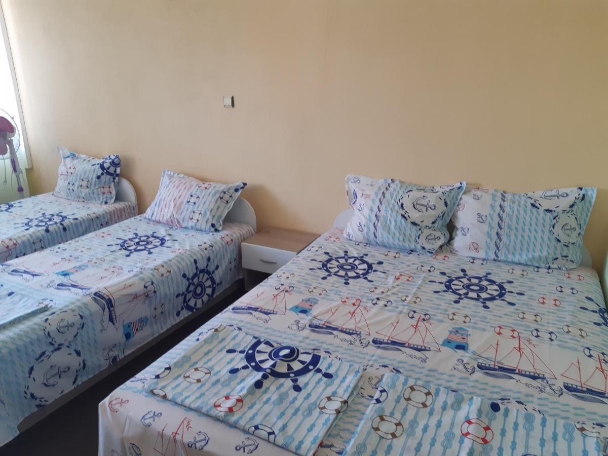 Kazlarov Guest House Китен Экстерьер фото