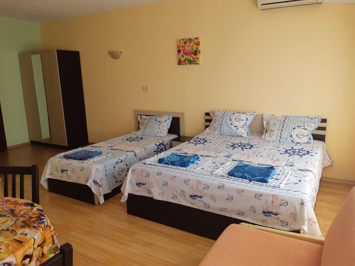 Kazlarov Guest House Китен Экстерьер фото
