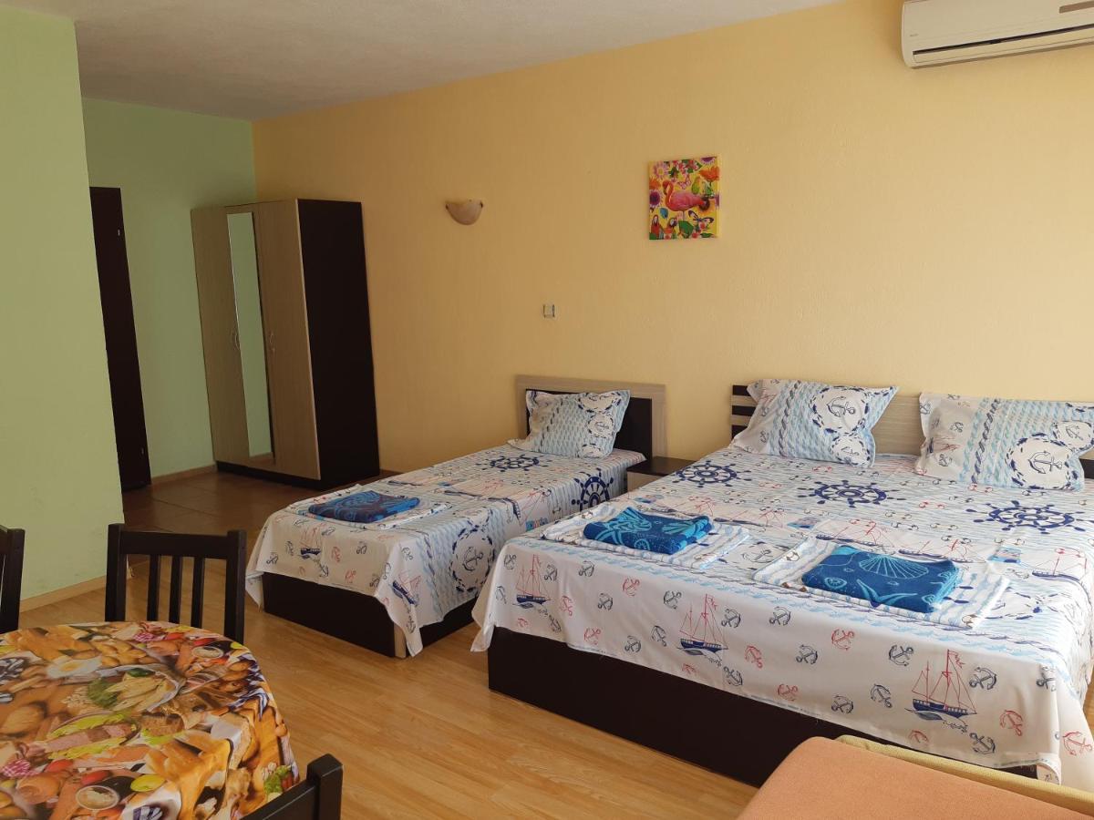 Kazlarov Guest House Китен Экстерьер фото