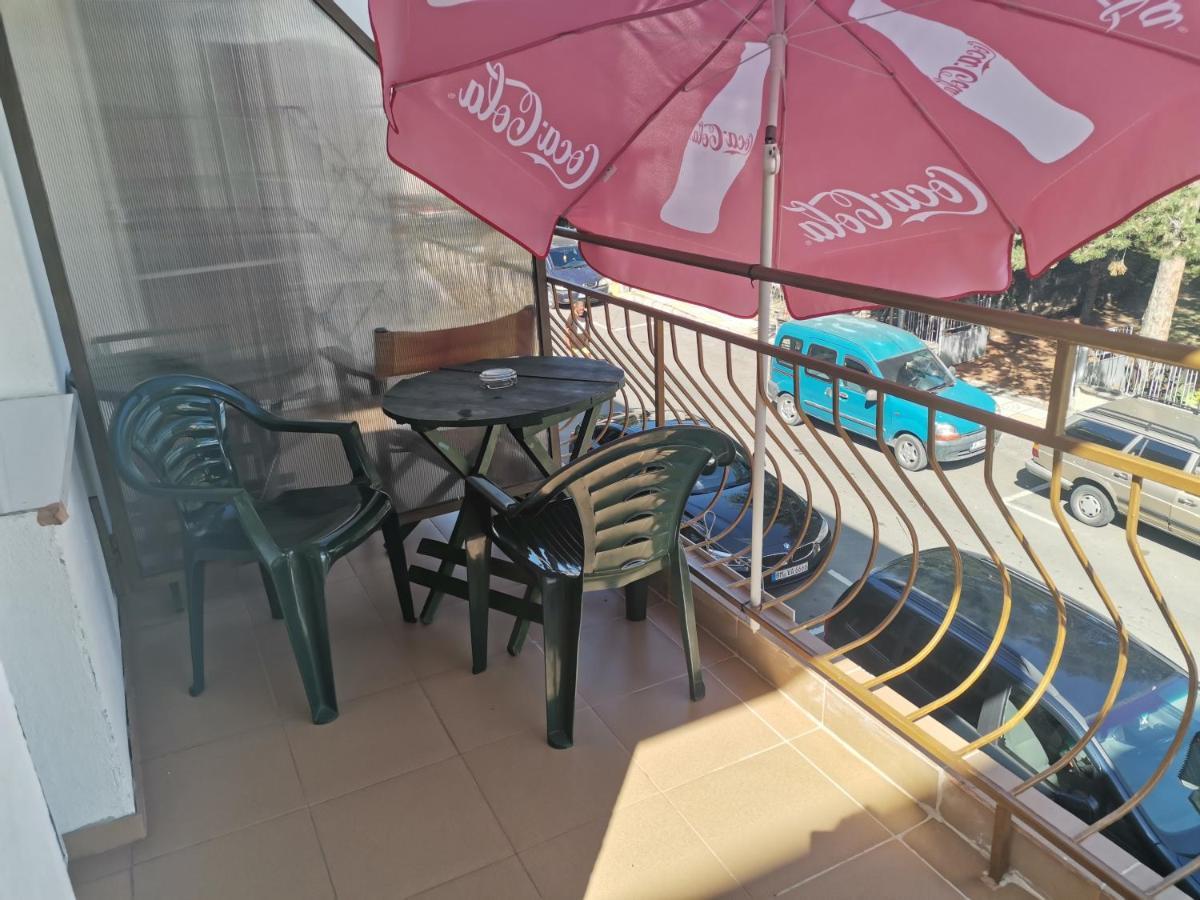 Kazlarov Guest House Китен Экстерьер фото