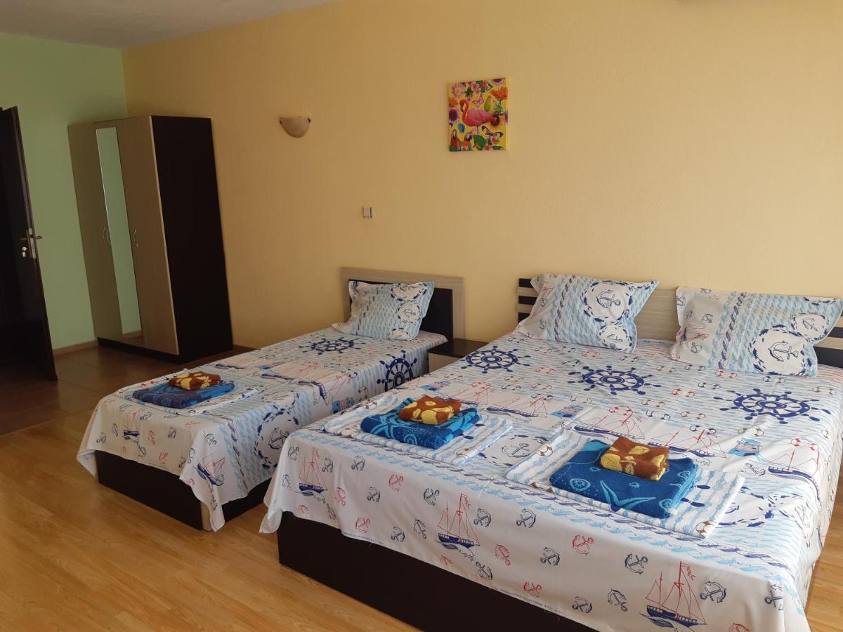Kazlarov Guest House Китен Экстерьер фото