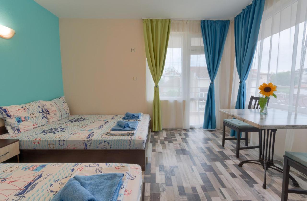 Kazlarov Guest House Китен Экстерьер фото