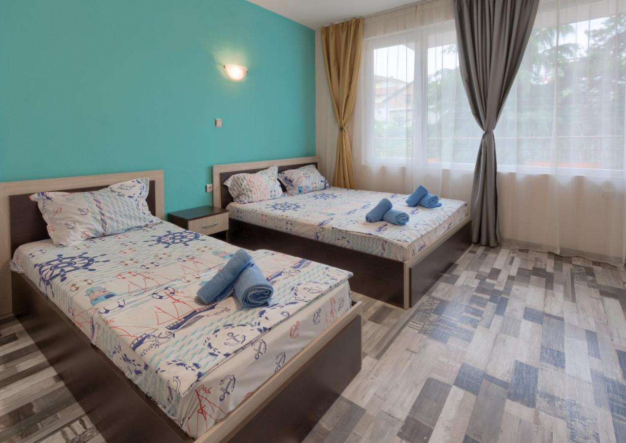Kazlarov Guest House Китен Экстерьер фото