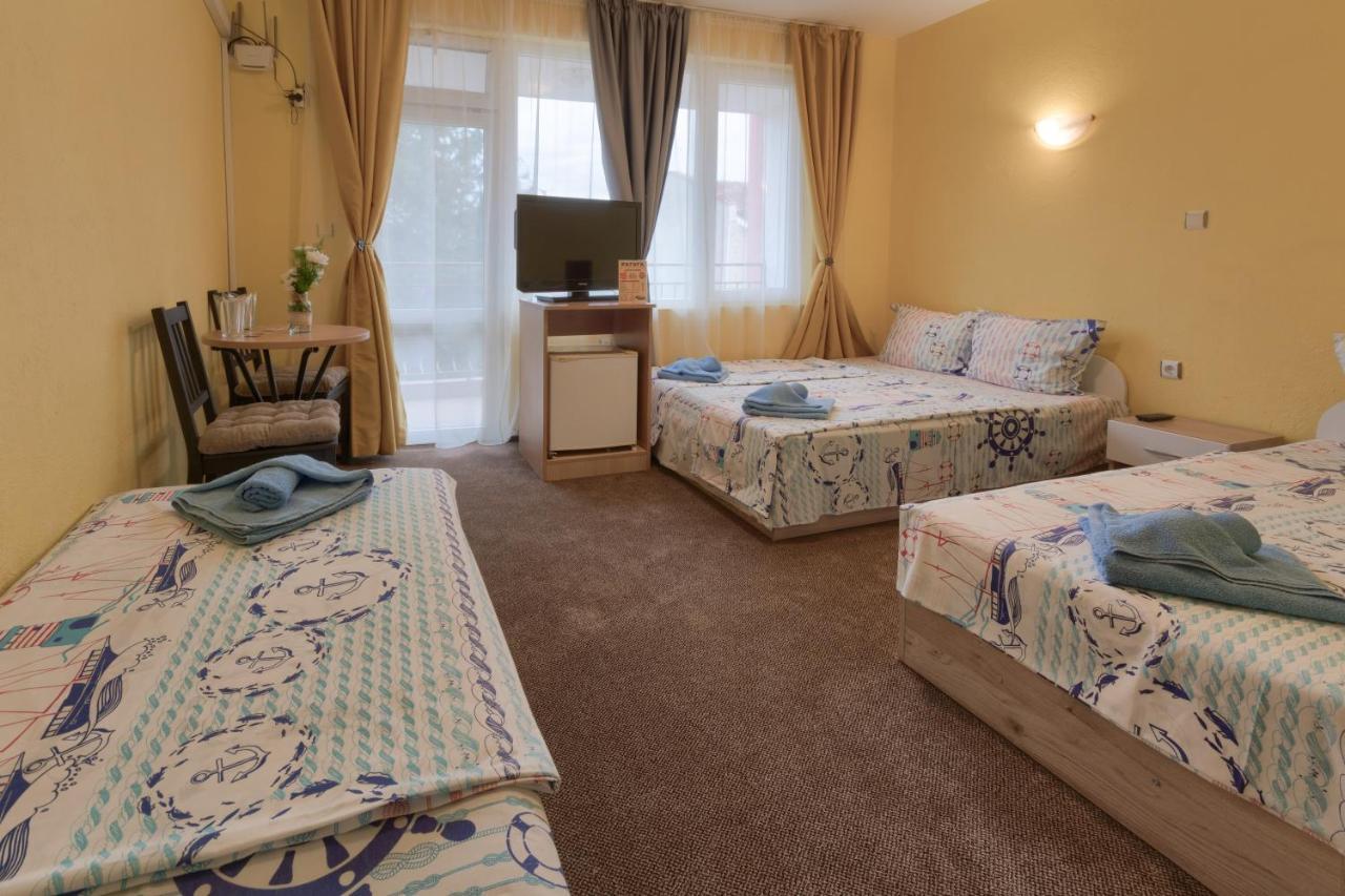 Kazlarov Guest House Китен Экстерьер фото