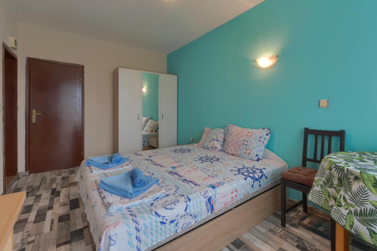 Kazlarov Guest House Китен Экстерьер фото