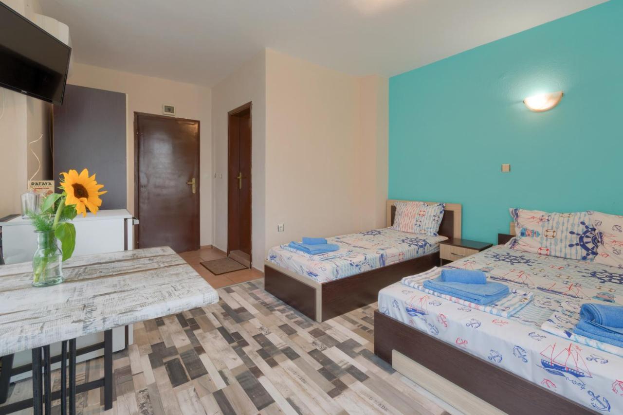 Kazlarov Guest House Китен Экстерьер фото