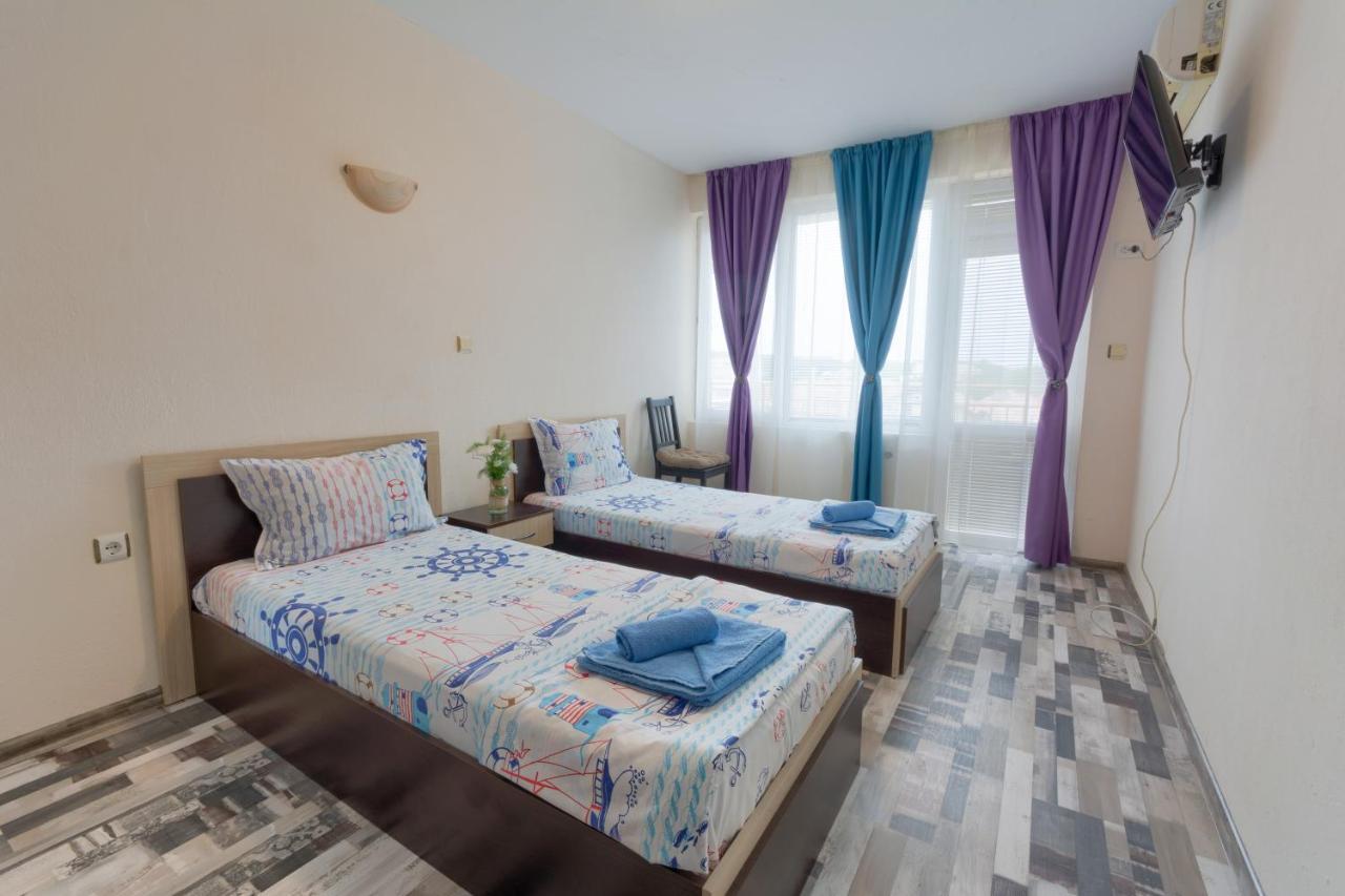 Kazlarov Guest House Китен Экстерьер фото