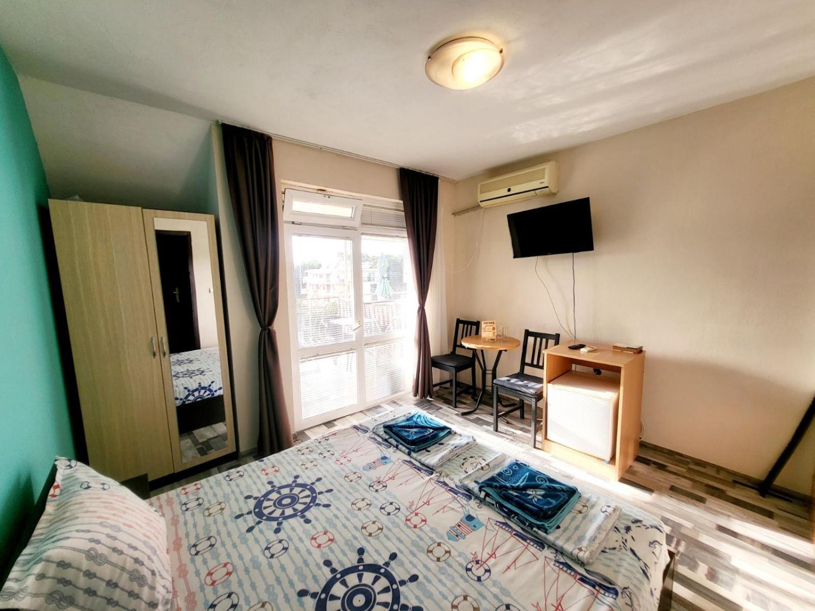 Kazlarov Guest House Китен Экстерьер фото