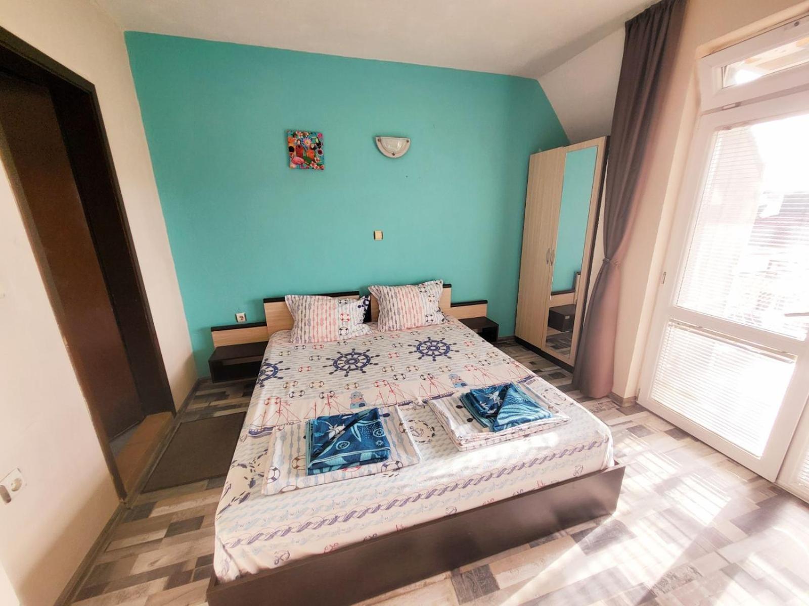Kazlarov Guest House Китен Экстерьер фото