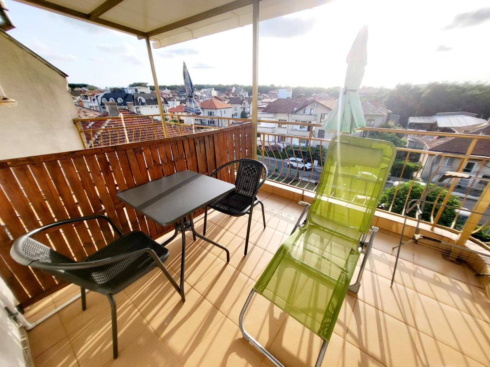 Kazlarov Guest House Китен Экстерьер фото