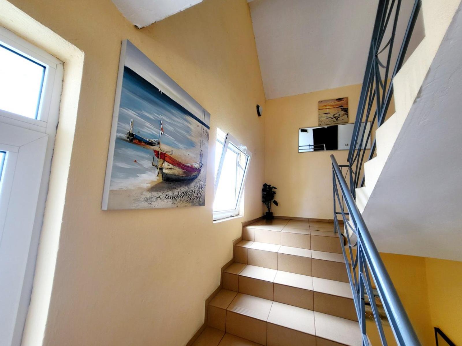 Kazlarov Guest House Китен Экстерьер фото