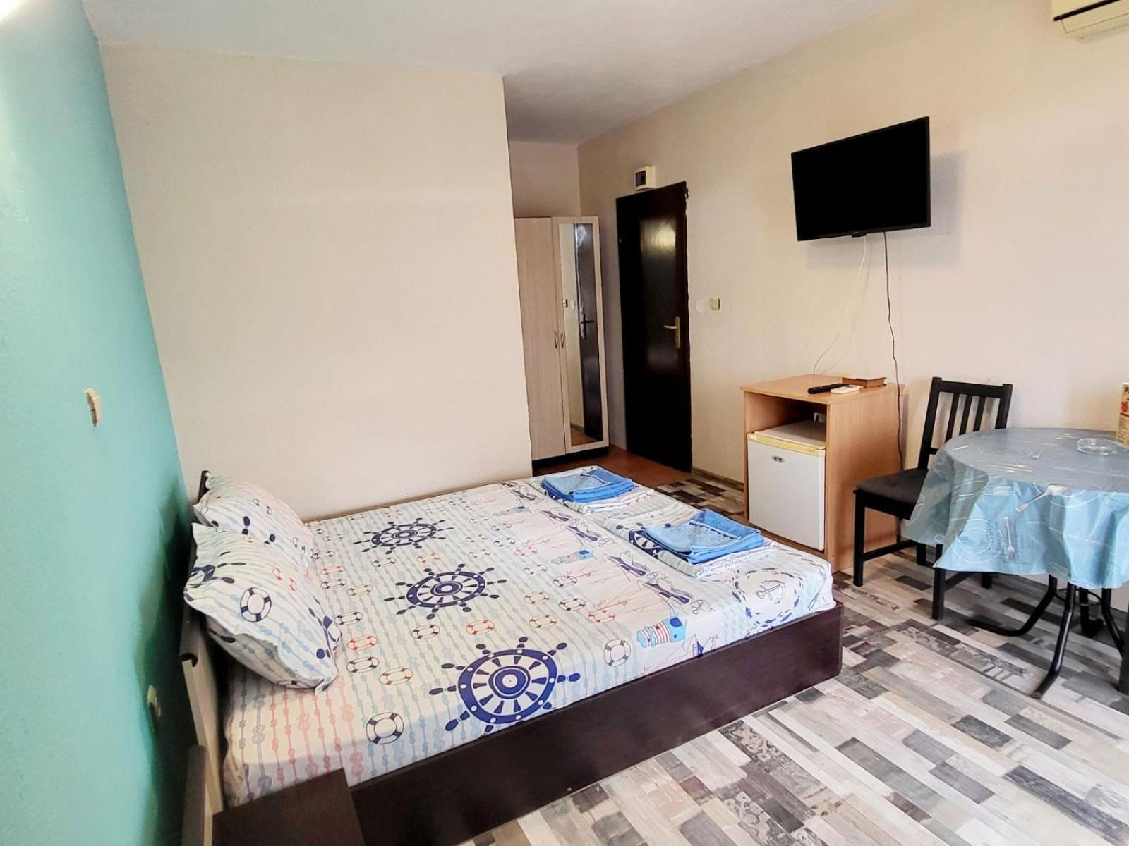 Kazlarov Guest House Китен Экстерьер фото